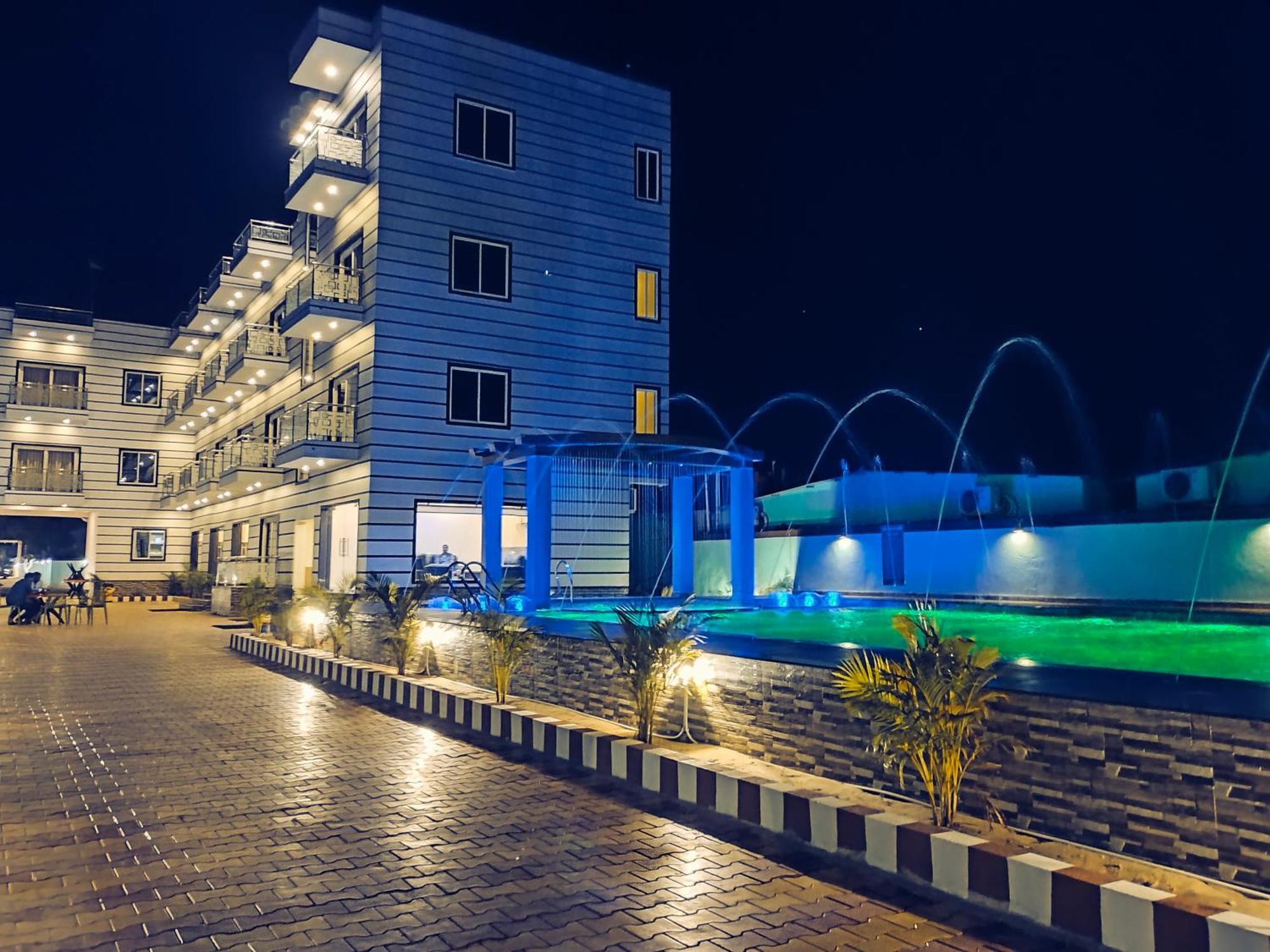 The Triton Beach Resort ماندارموني المظهر الخارجي الصورة
