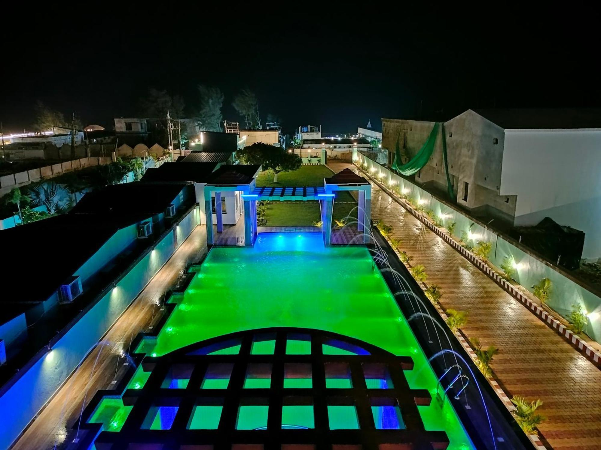 The Triton Beach Resort ماندارموني المظهر الخارجي الصورة